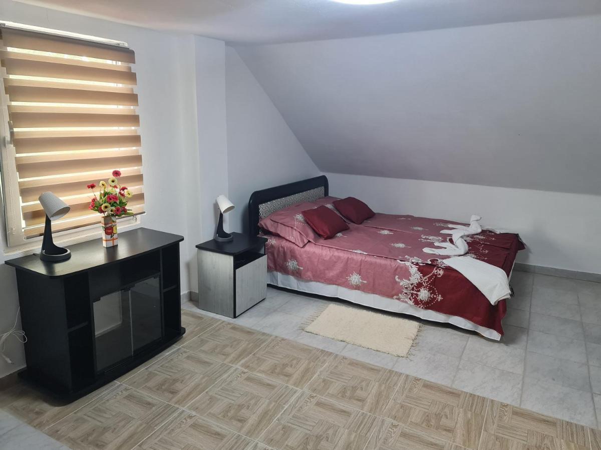 Hobby Vendeghaz Apartment Kiskunmajsa Ngoại thất bức ảnh